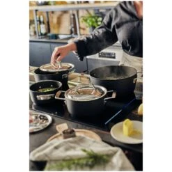 Demeyere Potten- En Pannenset, 4-delig 6 Demeyere Potten- En Pannenset, 4-delig -Demeyere Shop 2022.09 DM 5412191133040 Alu Pro 5 kookset 4 delig 2086